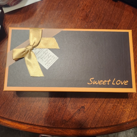 Soap Rose Flower Gift Box SET Plant Essential Oil Soap 18 Roses - Picture 2 of 4